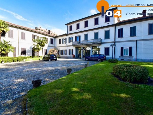 intera palazzina in vendita a Figino Serenza