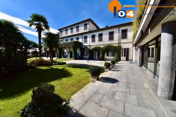 negozio in vendita a Figino Serenza