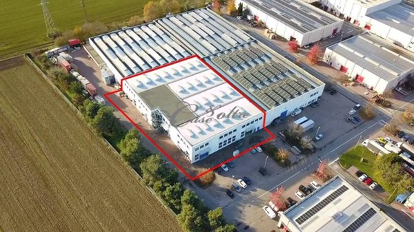 capannone in vendita a Figino Serenza