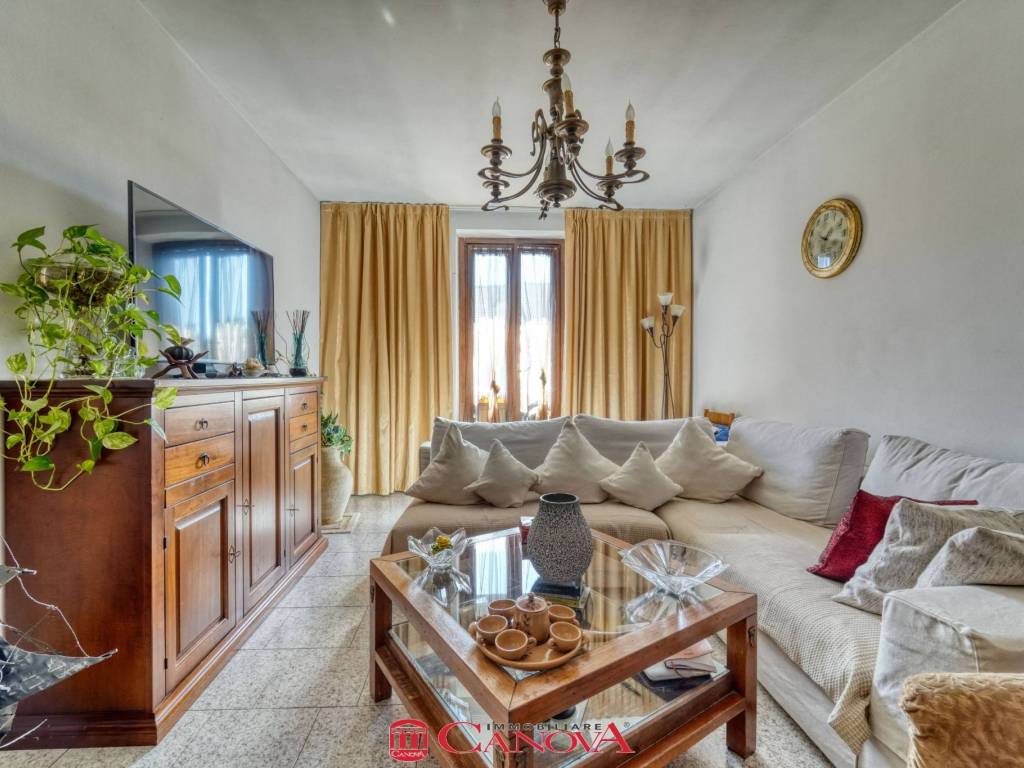 appartamento in vendita a Figino Serenza