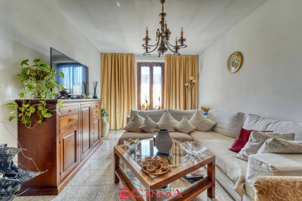 appartamento in vendita a Figino Serenza