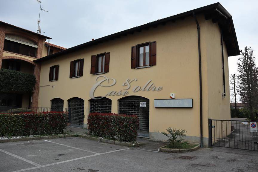 negozio in vendita a Figino Serenza