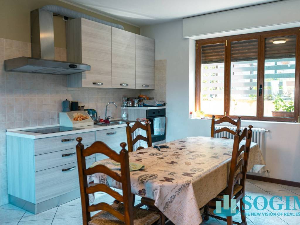 intera palazzina in vendita a Figino Serenza