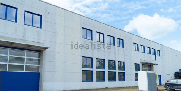 capannone in vendita a Figino Serenza