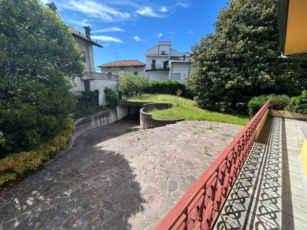 casa indipendente in vendita a Figino Serenza in zona Pozzolo