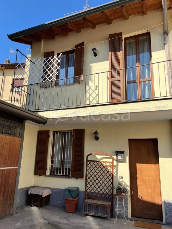 appartamento in vendita a Figino Serenza in zona Pozzolo