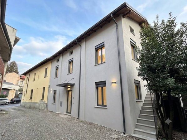 casa indipendente in vendita a Figino Serenza