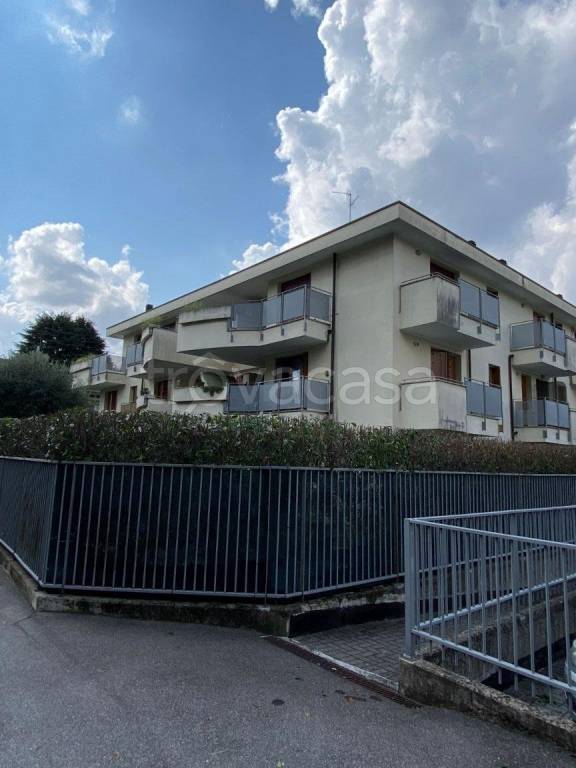 appartamento in vendita a Figino Serenza in zona Pozzolo