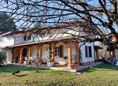 casa indipendente in vendita a Figino Serenza in zona Pozzolo