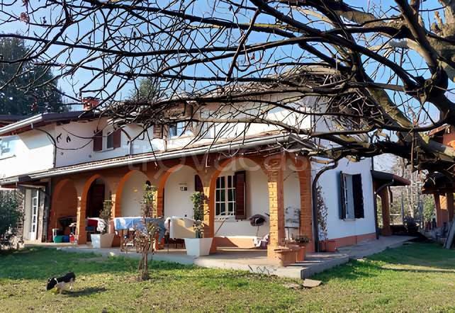 appartamento in vendita a Figino Serenza in zona Pozzolo