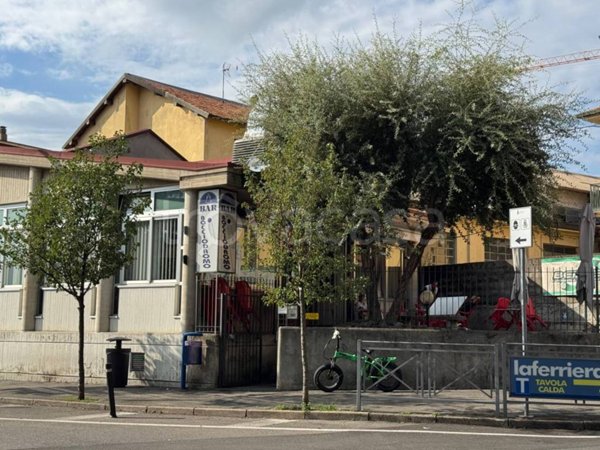 negozio in vendita a Figino Serenza in zona Pozzolo