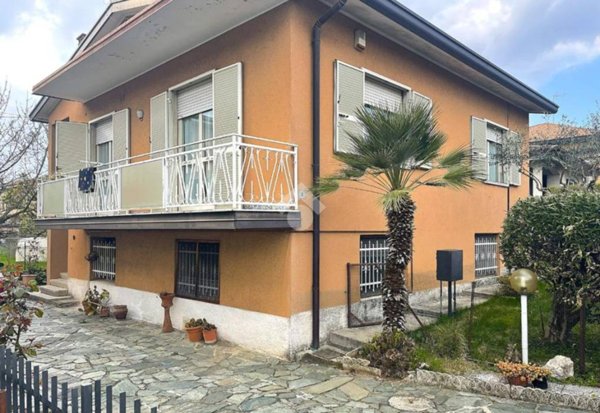 casa indipendente in vendita a Figino Serenza in zona Pozzolo