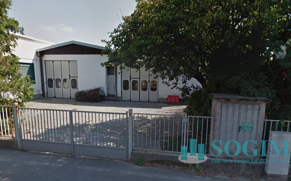 locale commerciale in vendita a Fino Mornasco