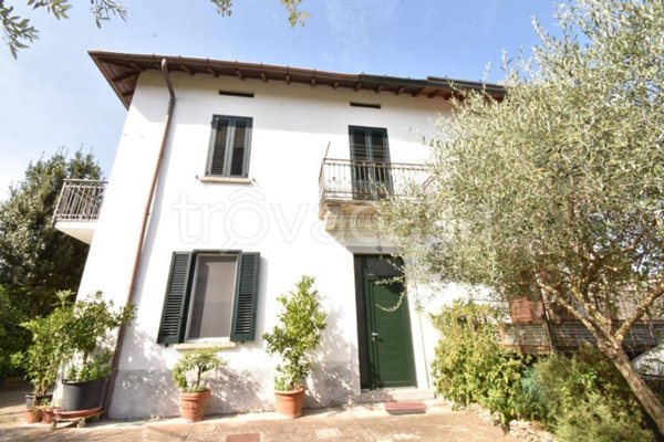 casa indipendente in vendita a Fino Mornasco