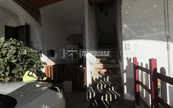 casa indipendente in vendita a Fino Mornasco