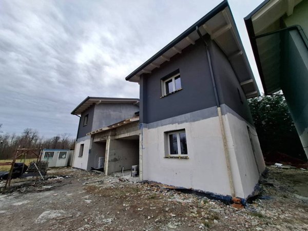 casa indipendente in vendita a Fino Mornasco