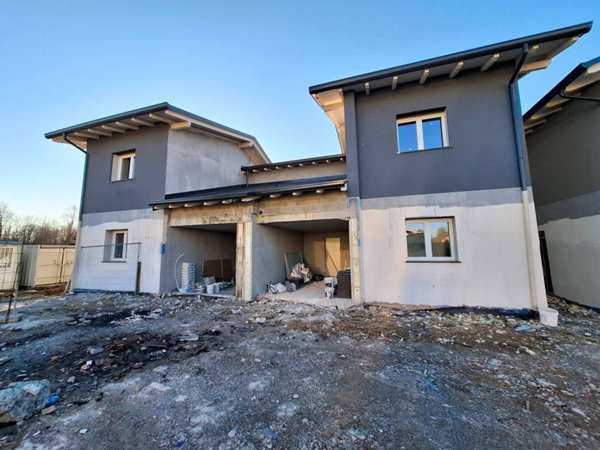 casa indipendente in vendita a Fino Mornasco