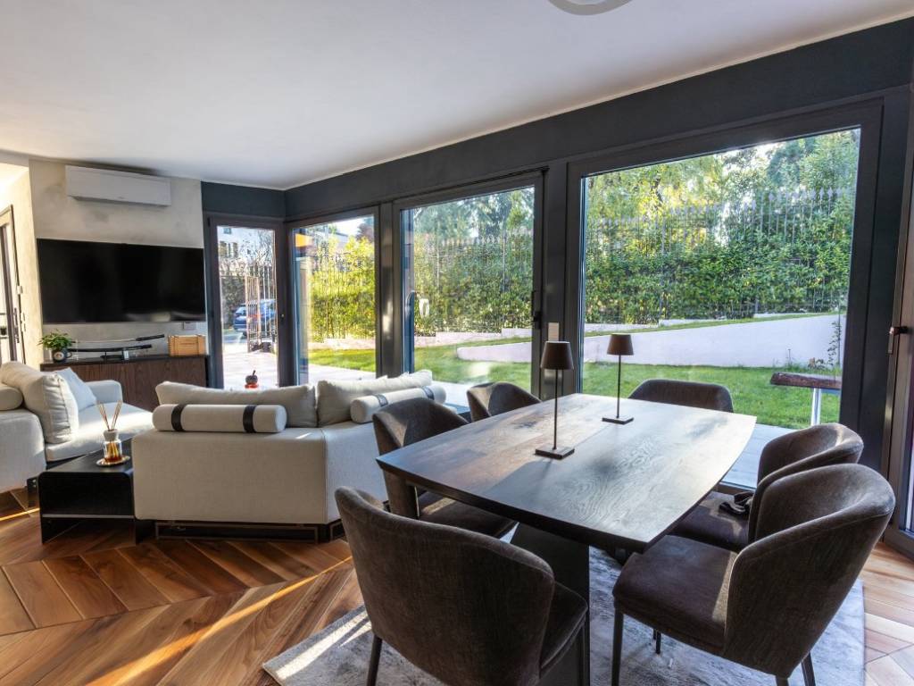 casa indipendente in vendita a Fino Mornasco