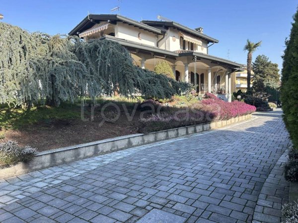 casa indipendente in vendita a Fino Mornasco