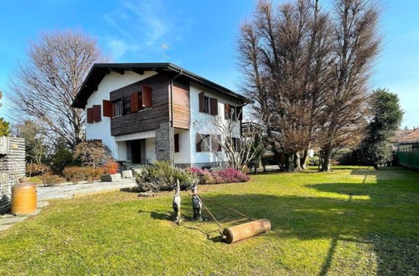 casa indipendente in vendita a Fino Mornasco