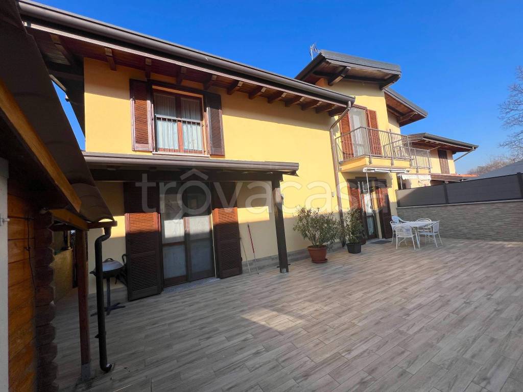 casa indipendente in vendita a Fino Mornasco in zona Andrate