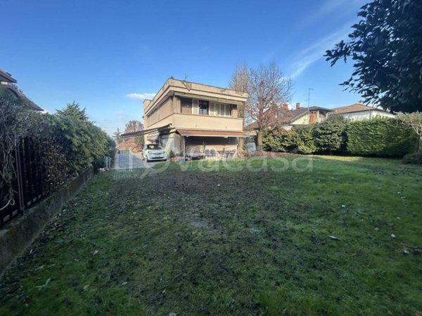 casa indipendente in vendita a Fino Mornasco
