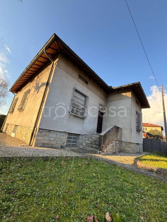 casa indipendente in vendita a Fino Mornasco