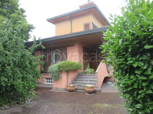 casa indipendente in vendita a Fino Mornasco