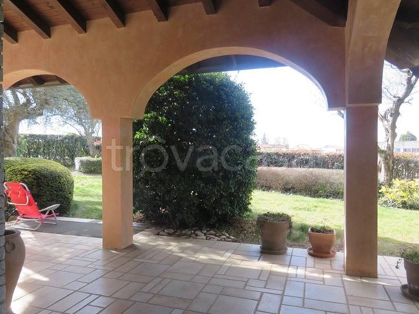 casa indipendente in vendita a Fino Mornasco