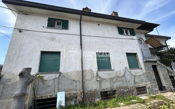 casa indipendente in vendita a Fino Mornasco
