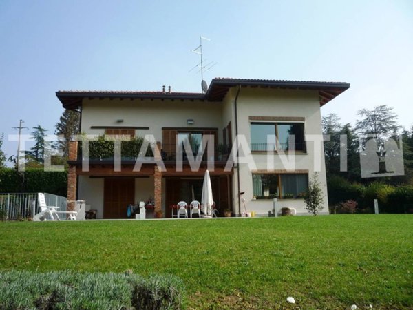 casa indipendente in vendita a Fino Mornasco