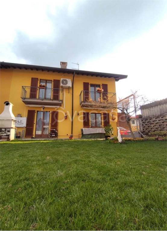 casa indipendente in vendita a Fino Mornasco