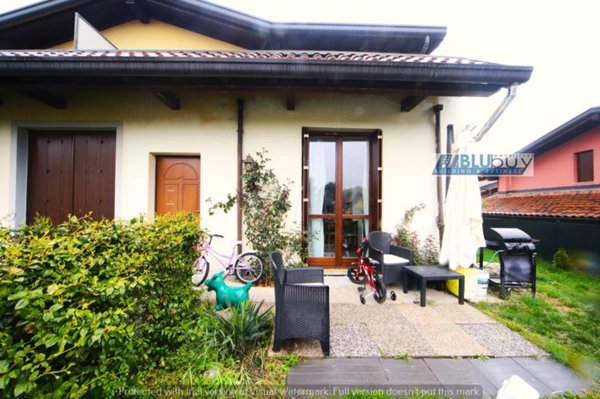 casa indipendente in vendita a Fino Mornasco