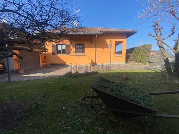 casa indipendente in vendita a Fino Mornasco