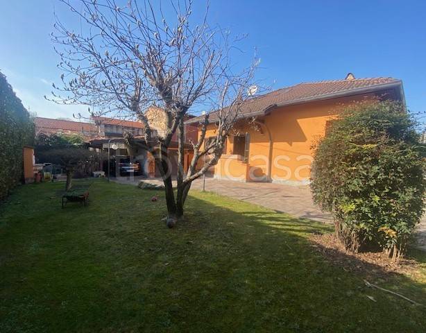 casa indipendente in vendita a Fino Mornasco
