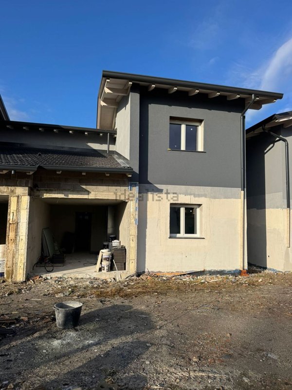 casa indipendente in vendita a Fino Mornasco