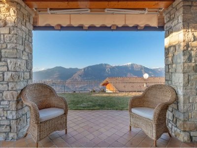 casa indipendente in vendita a Fino Mornasco