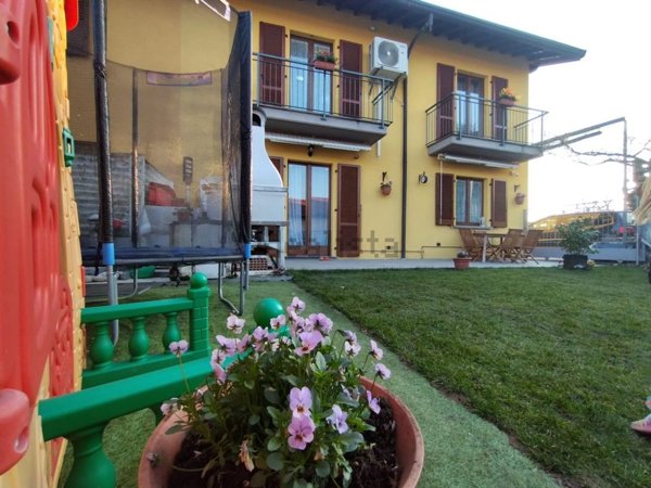 casa indipendente in vendita a Fino Mornasco