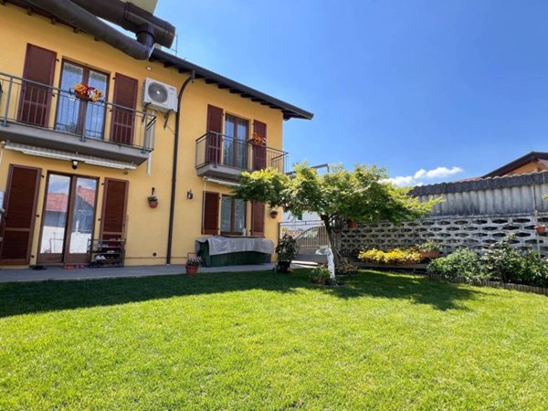 casa indipendente in vendita a Fino Mornasco