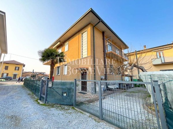 casa indipendente in vendita a Fino Mornasco