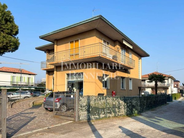 casa indipendente in vendita a Fino Mornasco