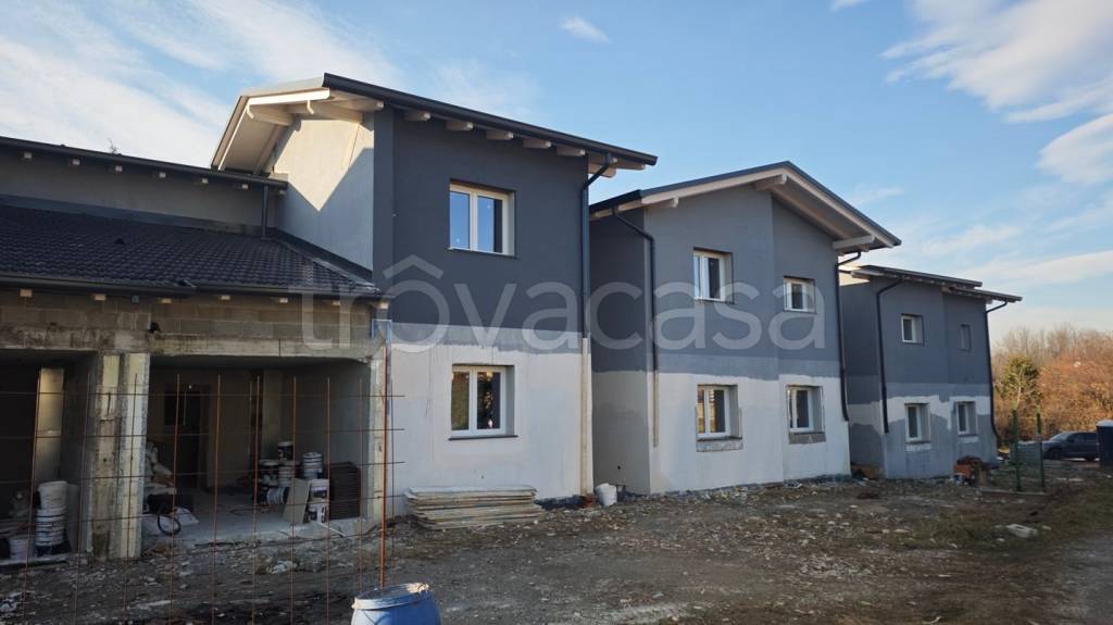 casa indipendente in vendita a Fino Mornasco