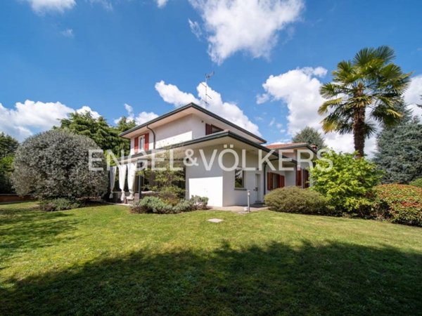 casa indipendente in vendita a Fino Mornasco