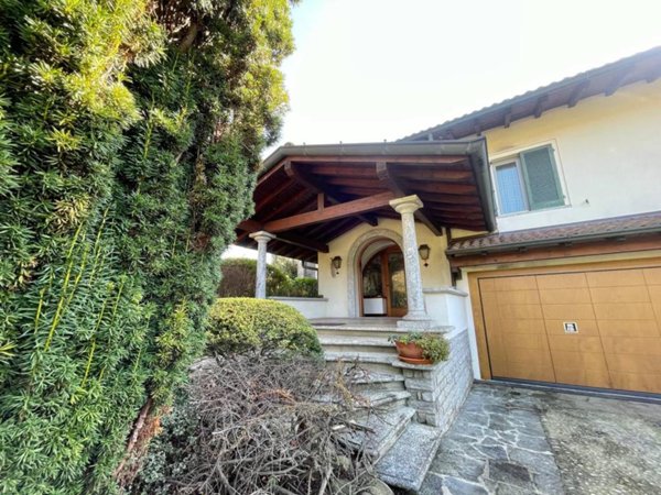 casa indipendente in vendita a Fino Mornasco