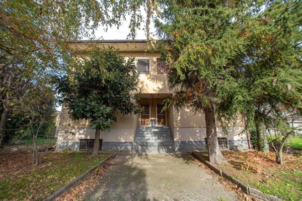 casa indipendente in vendita a Fino Mornasco