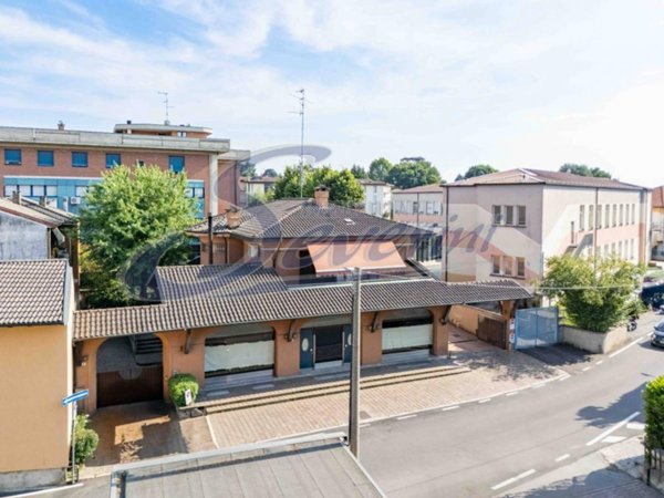 casa indipendente in vendita a Fino Mornasco