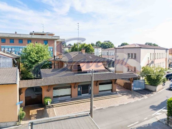 casa indipendente in vendita a Fino Mornasco