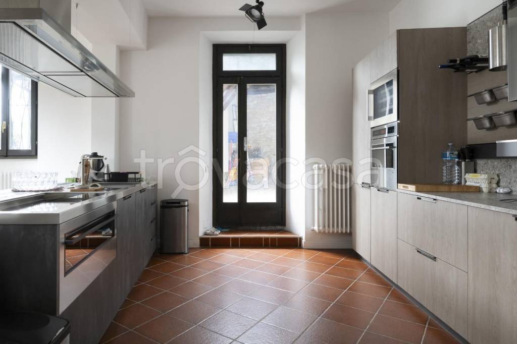 casa indipendente in vendita a Fino Mornasco