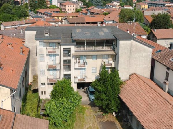 negozio in vendita a Fino Mornasco