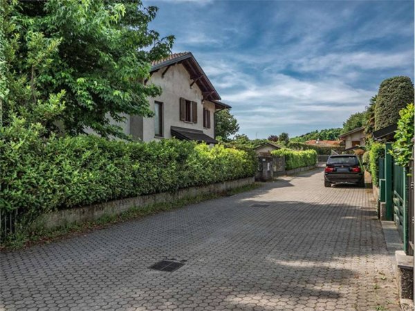 casa indipendente in vendita a Fino Mornasco